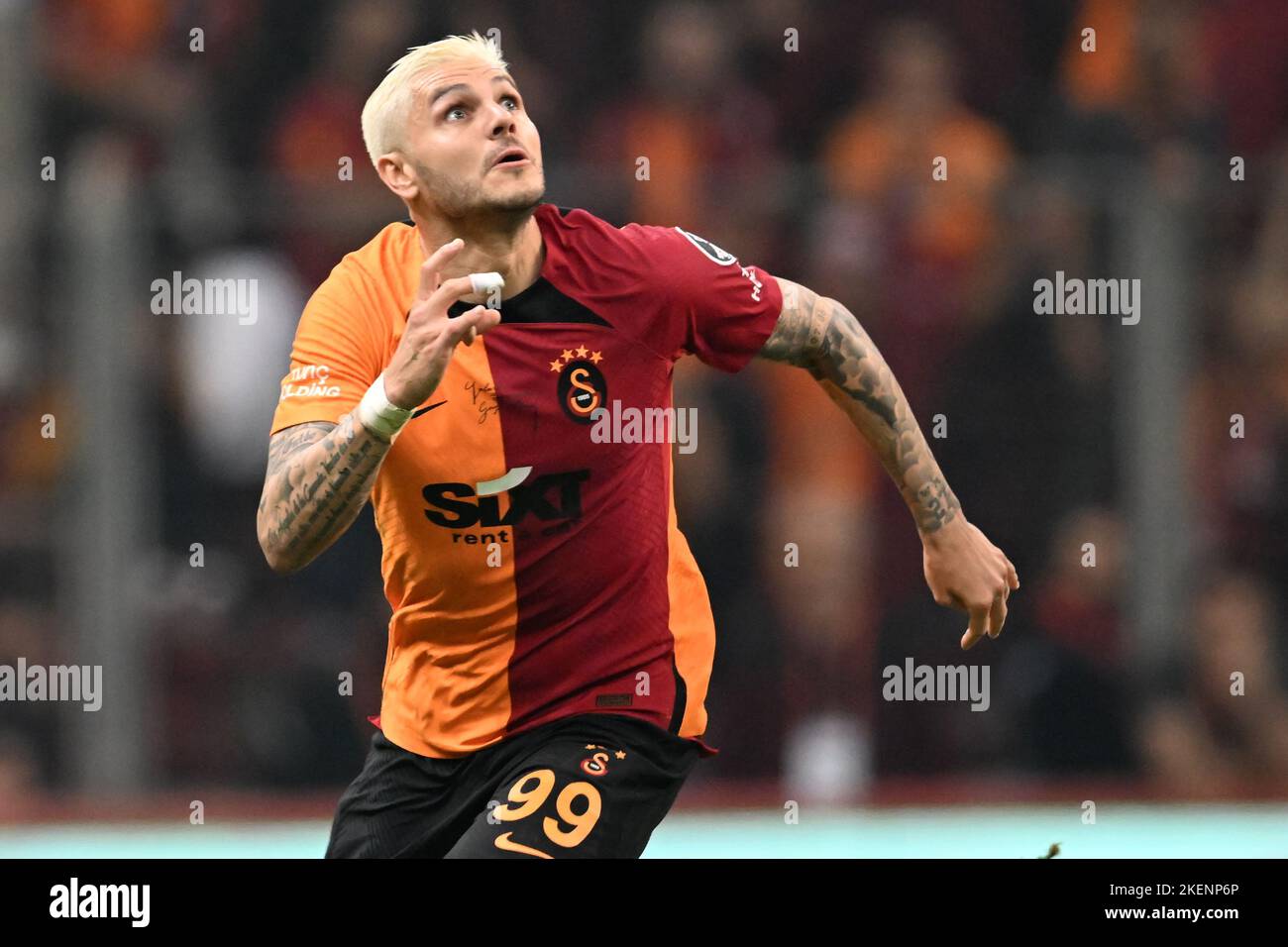 Typisch für sie. Peinlich: Eklat um Mauro Icardi bei Istanbul-Derby  zwischen Galatasaray und Fenerbahce