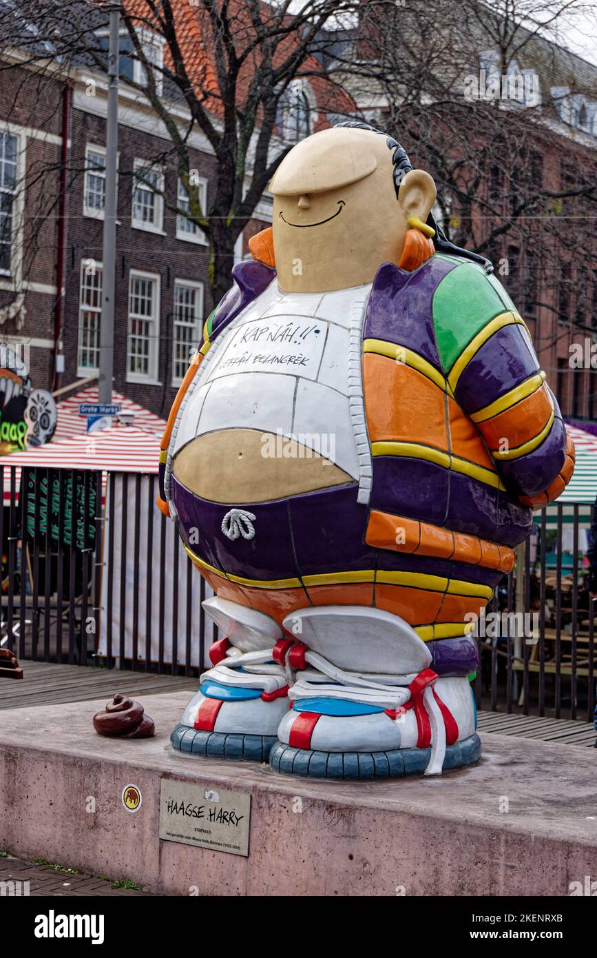 Den Haag, Niederlande. 31. Okt 2022. Haagse Harry Statue von Marnix Rueb auf dem Grote Markt in Den Haag, Niederlande. Stockfoto