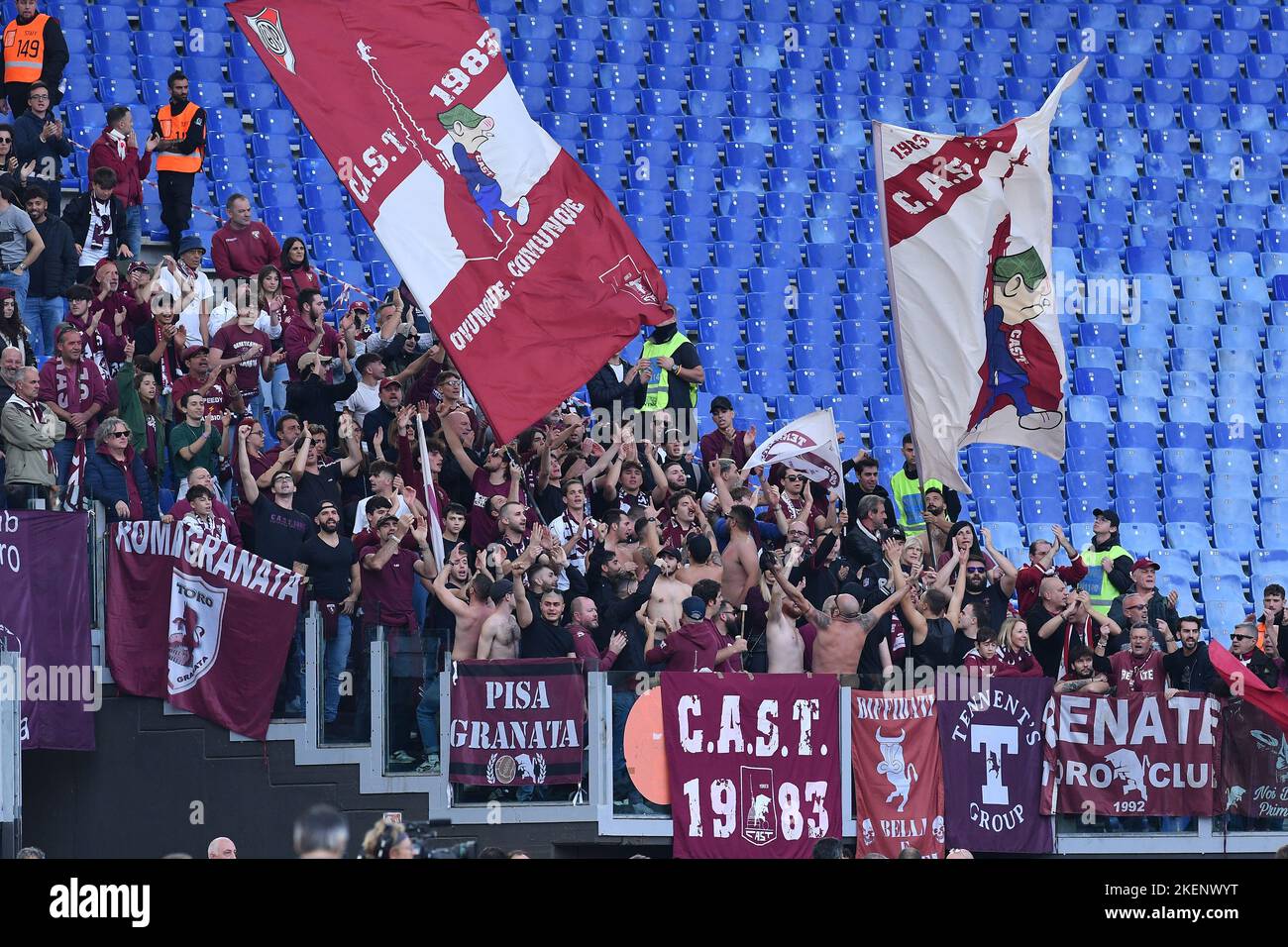 Rom, Italien. 13.. November 2022. Torino-Fans während des Fußballs Serie A Match, Stadio Olimpico, AS Roma gegen Turin, 13.. November 2022 Photographer01 Quelle: Independent Photo Agency/Alamy Live News Stockfoto