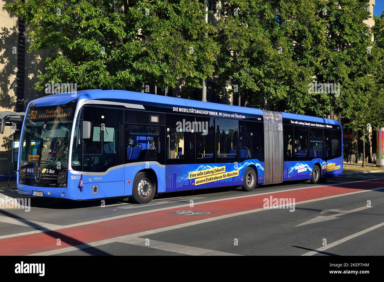 Elektrobus, MVG E-Bus, Verkehrsunternehmen München, Seitenansicht, München, Bayern, Deutschland Stockfoto