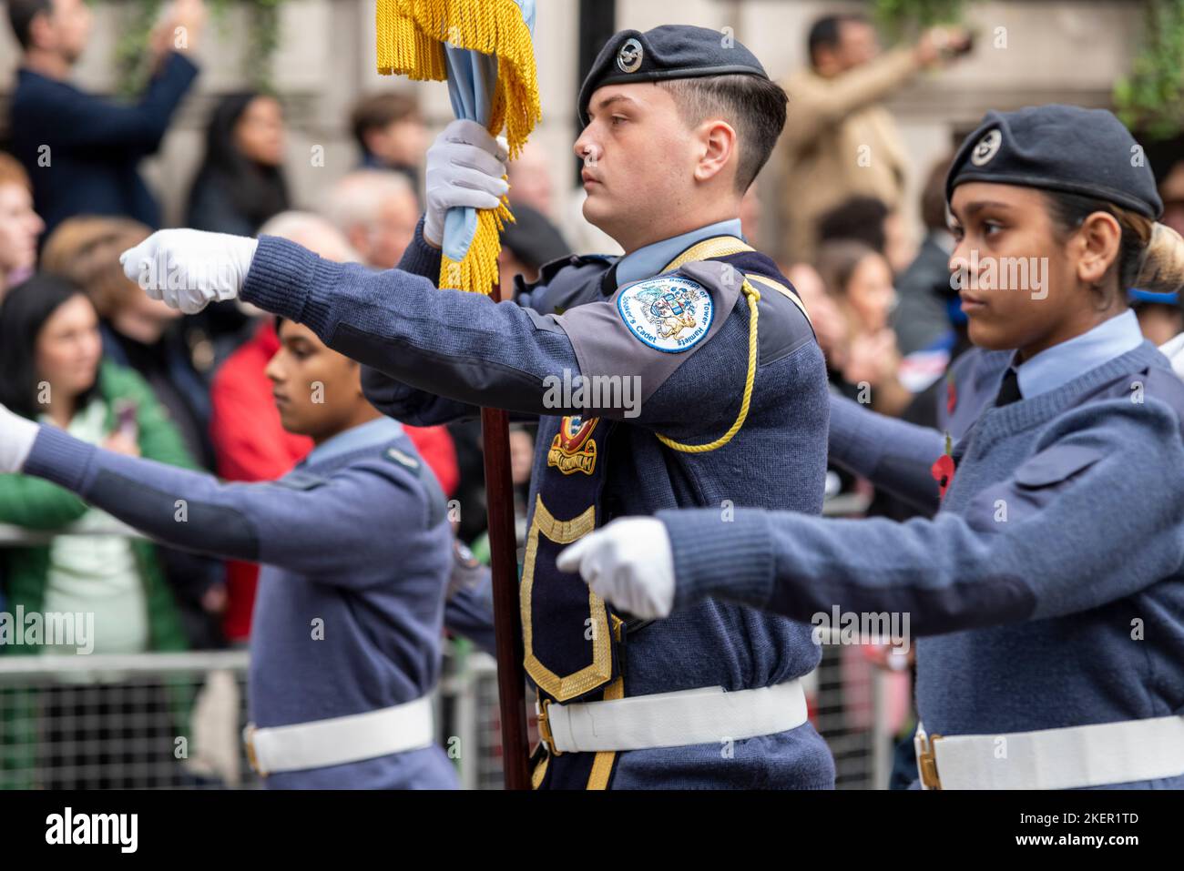 London & South East Region RAF Air Cadets bei der Lord Mayor's Show Parade in der City of London, Großbritannien. London Borough of Tower Hamlets Sprecher-Kadett Stockfoto