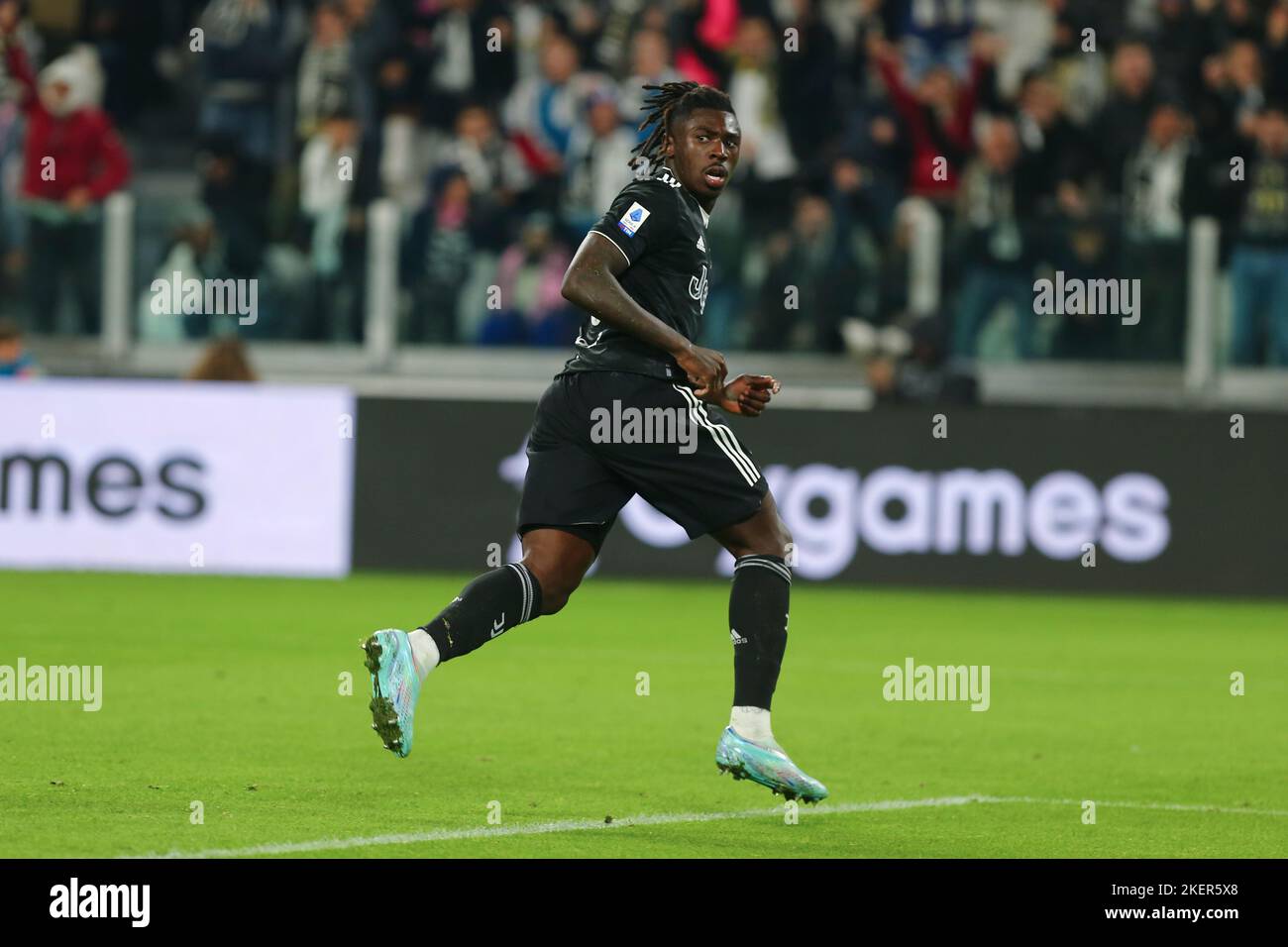 TURIN, ITALIEN, 13. NOVEMBER 2022. Moise Kean vom FC Juventus feiert das Spiel, das am 13. November 2022 im Allianz Stadium in Turin, Italien, zwischen dem FC Juventus und der SS Lazio erzielt wurde. Kredit: Massimiliano Ferraro/Alamy Live Nachrichten Stockfoto