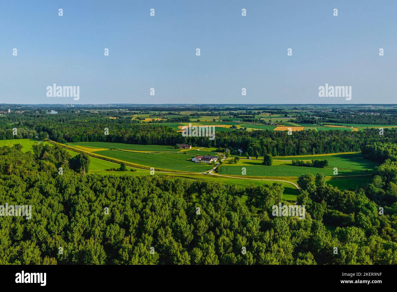 Das Donautal und die Isarmündung bei Deggendorf von oben Stockfoto