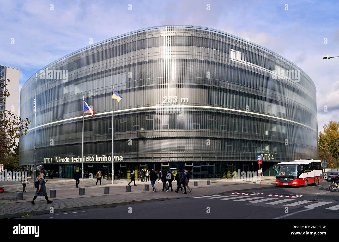 Das Gebäude der Tschechischen Technischen Nationalbibliothek, NTK, in Prag Stockfoto