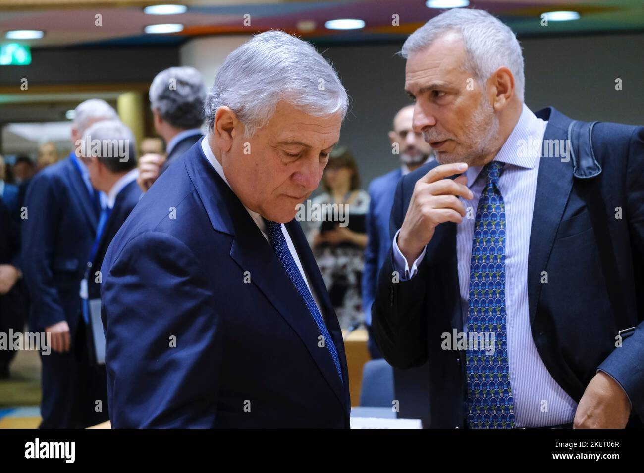 Der stellvertretende italienische Premierminister Antonio Tajani kommt zu einem Treffen der EU-Außenminister am 14. November 2022 auf dem Europäischen Rat in Brüssel, Belgien. Stockfoto