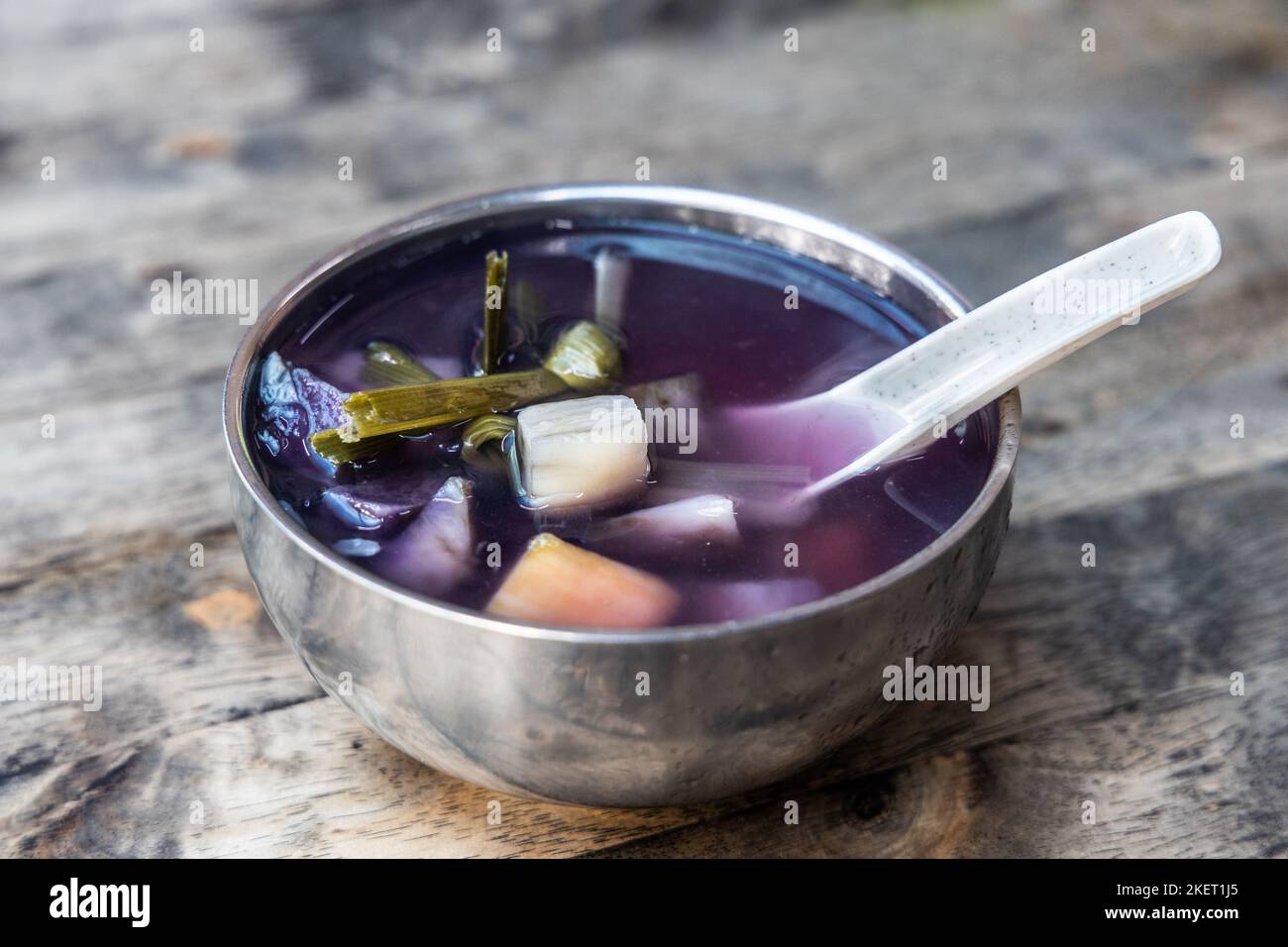 Beliebte chinesische Süßkartoffel-Dessertsuppe mit Ingwer Stockfoto