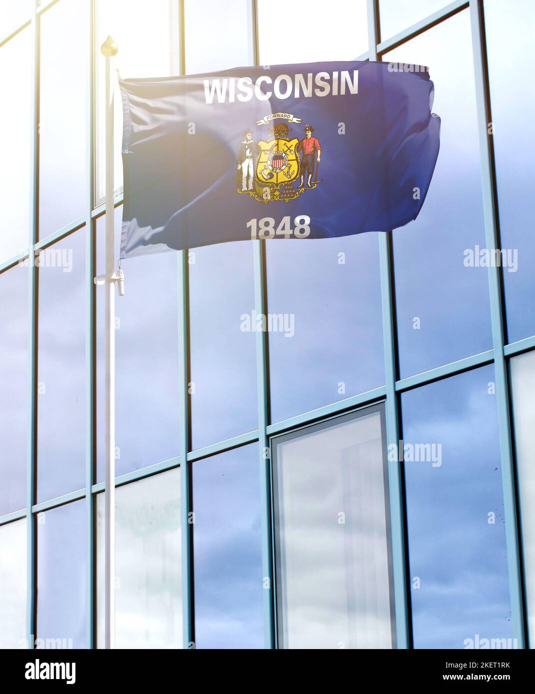 Flagge des Staates Wisconsin auf einem Fahnenmast Stockfoto