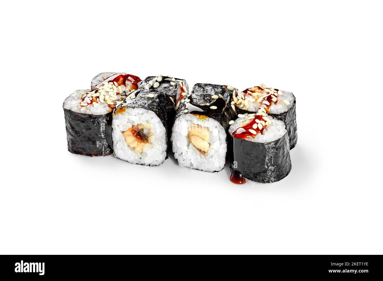 Maki-Brötchen mit Aalfilet, mit Unagi-Sauce und Sesam Stockfoto