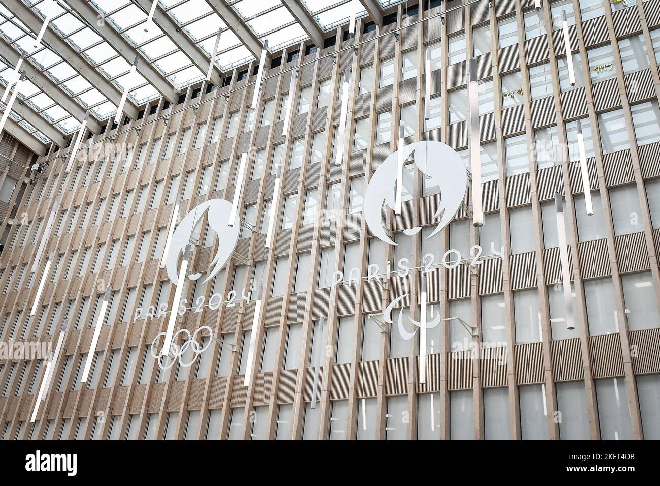 Logo-Illustration der Olympischen Spiele 2024 in Paris während der Präsentation der Olympischen Maskottchen 2024 in Paris am 14. November 2022 in Paris, Frankreich - Foto: Matthieu Mirville/DPPI/LiveMedia Stockfoto
