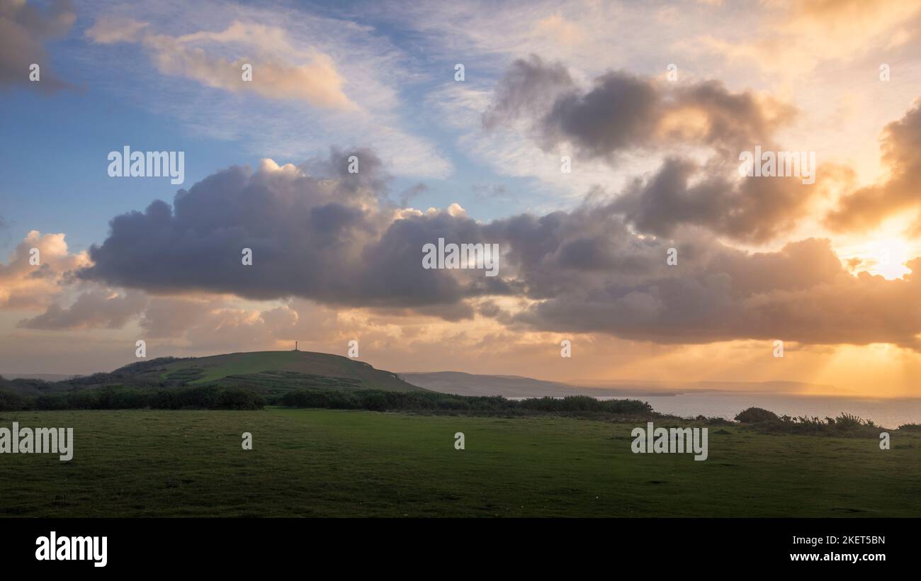 Stürmischer Morgengrauen auf Tennyson Down Isle of Wight, Südostengland Stockfoto