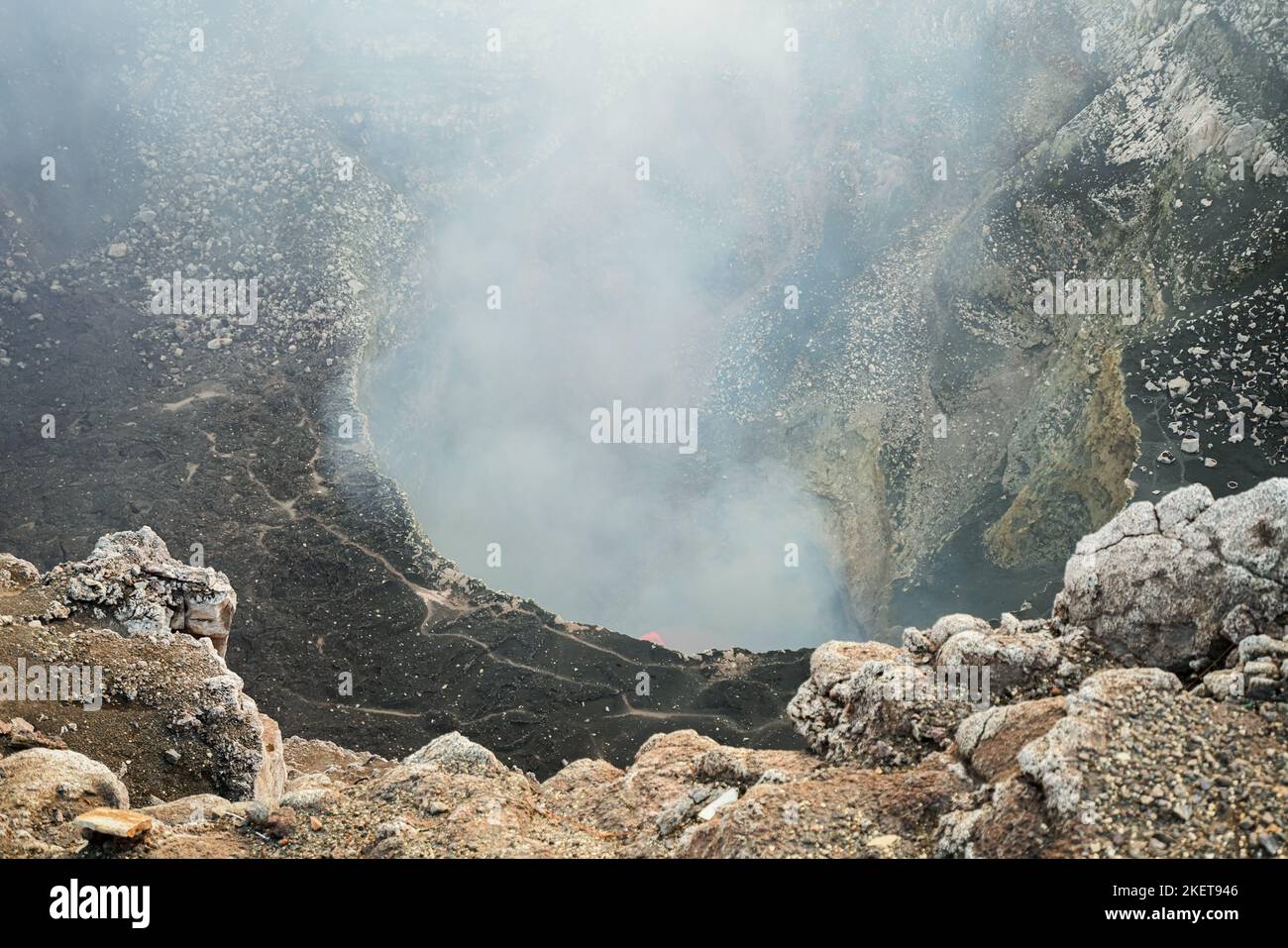 Blick auf den aktiven Vulkan Stockfoto