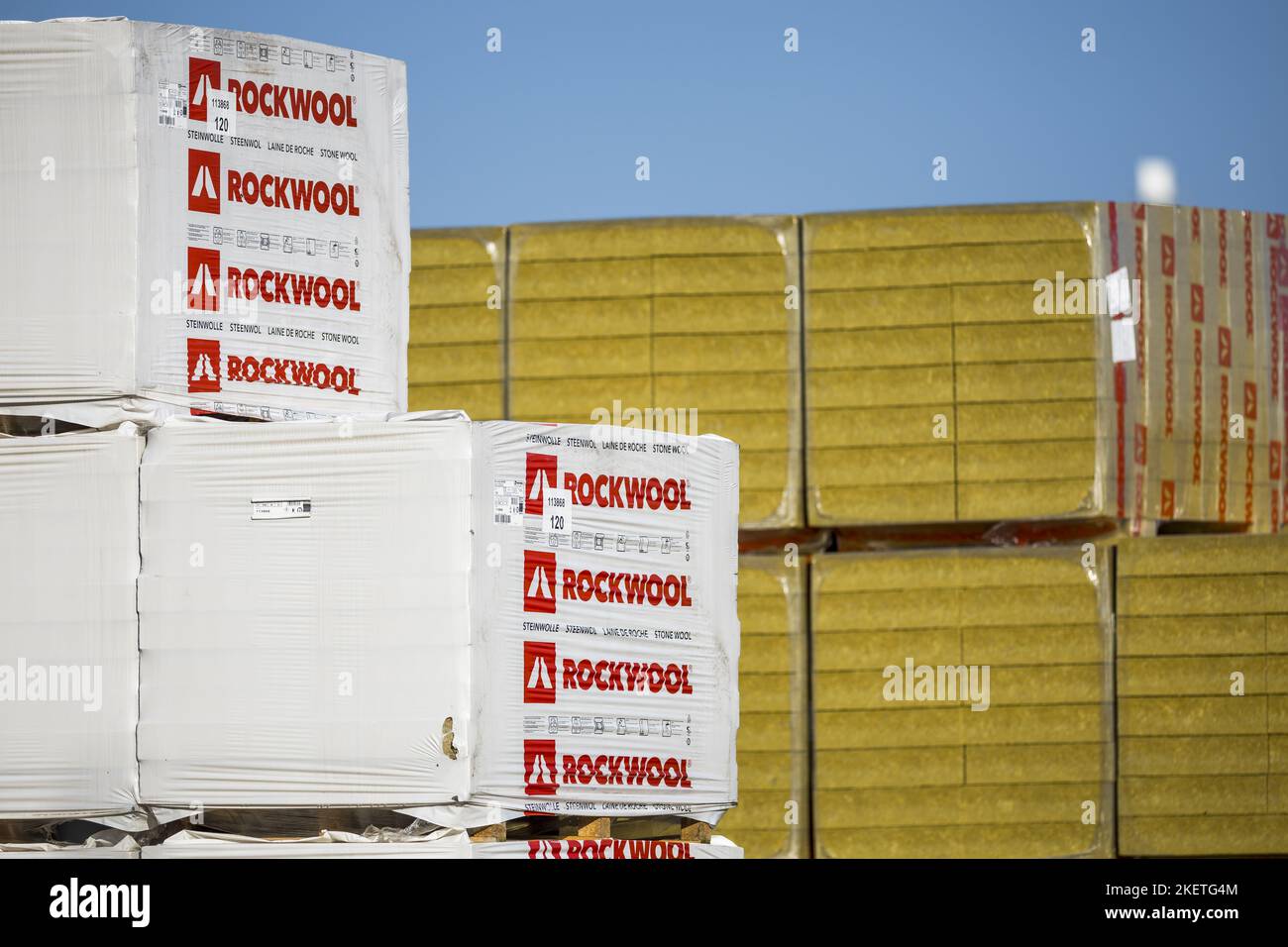 2022-11-14 10:32:40 ROERMOND - Rockwool in Roermond. Der Minister besuchte die Region mehrmals, um das Stickstoffproblem zu erörtern. ANP MARCEL VAN HOORN niederlande Out - belgien Out Stockfoto
