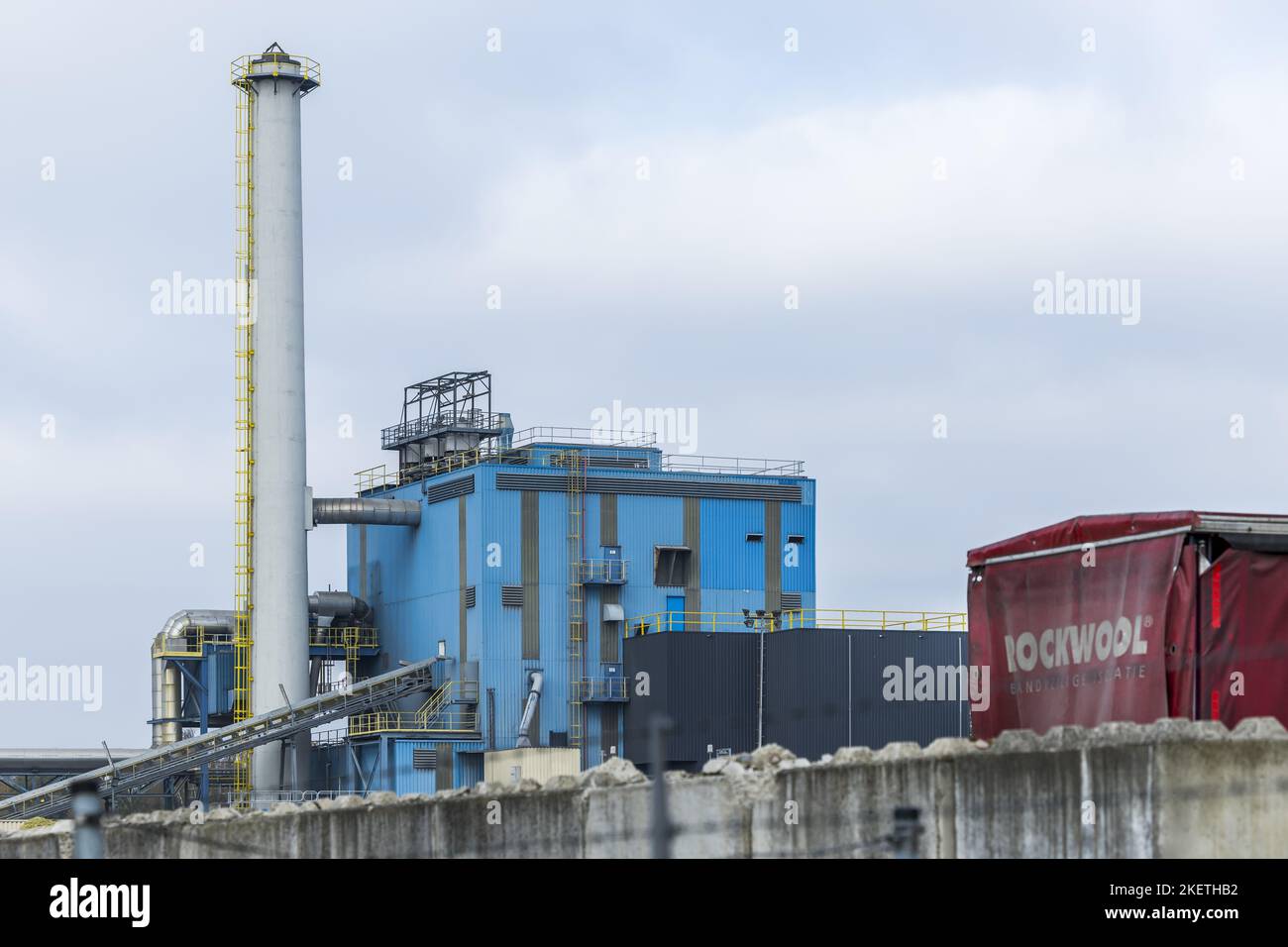 2022-11-14 11:20:02 ROERMOND - Rockwool in Roermond. Der Minister besuchte die Region mehrmals, um das Stickstoffproblem zu erörtern. ANP MARCEL VAN HOORN niederlande Out - belgien Out Stockfoto