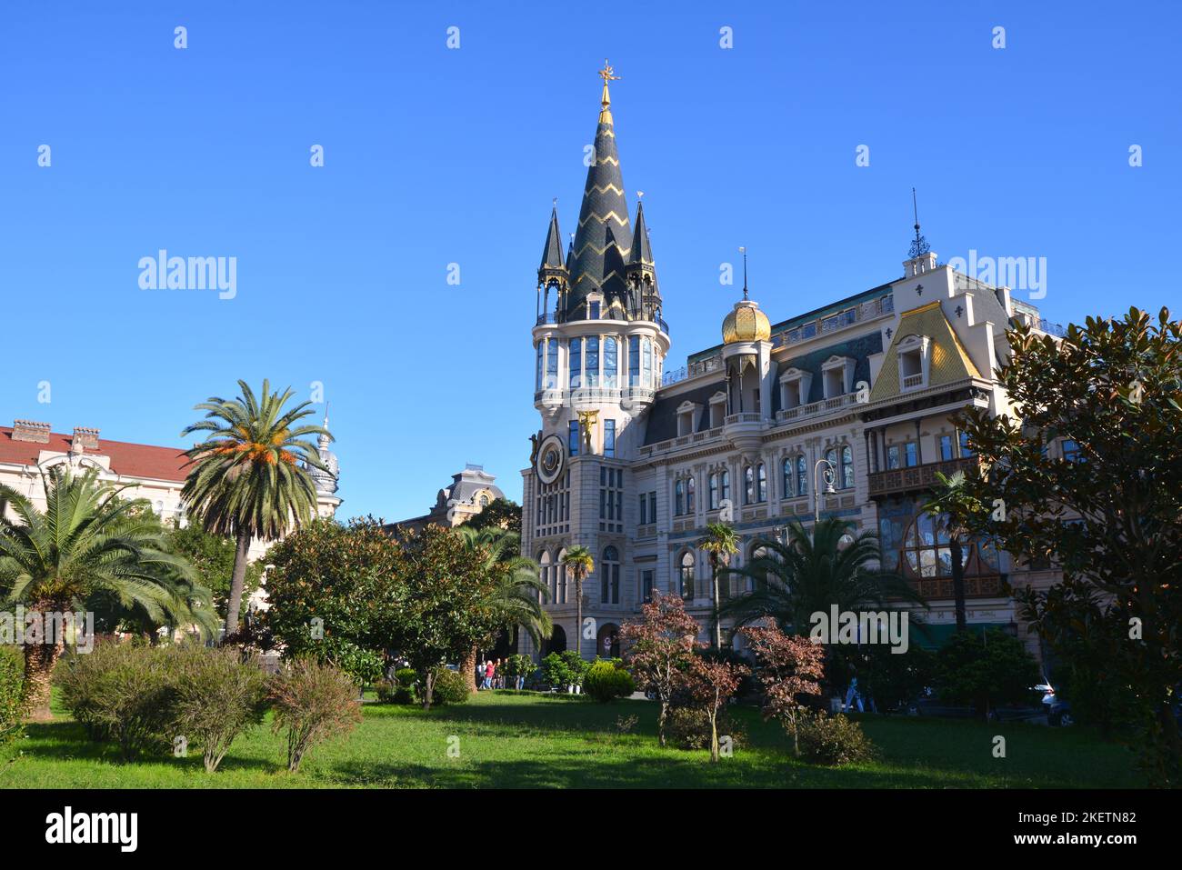 Ehemaliges Gebäude Der Nationalbank Auf Dem Europaplatz, Batumi, Georgien. Stockfoto