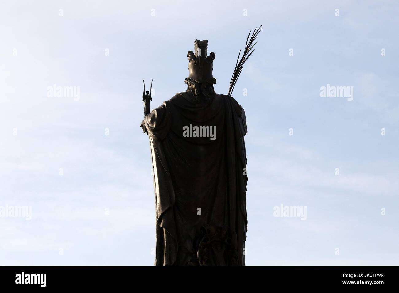 Das Troon war Memorial, Cenotaph Ayrshire, Schottland, Großbritannien, wurde vor dem klaren, blauen Himmel geschildet Stockfoto