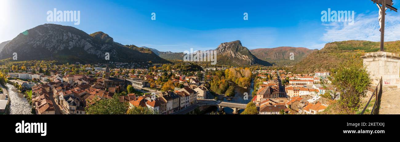Hübsches Dorf von Tarascon sur Ariège, in Ariège, in Occitanien, Frankreich Stockfoto