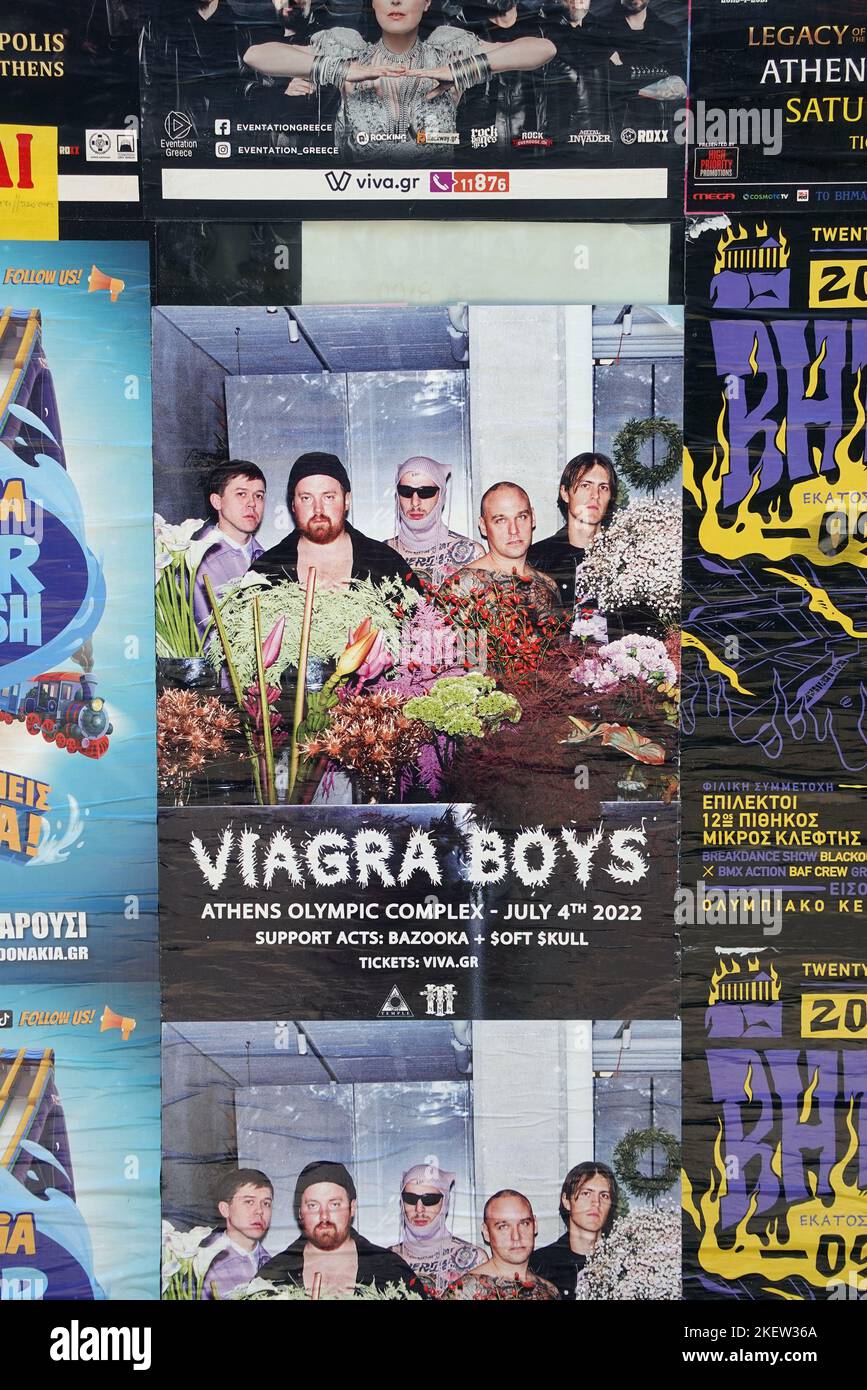 Athen, Griechenland - 11. Juli 2022: Viagra Boys Konzertposter Straßenwerbung für Punk-Rockmusik Live-Gig. Stockfoto