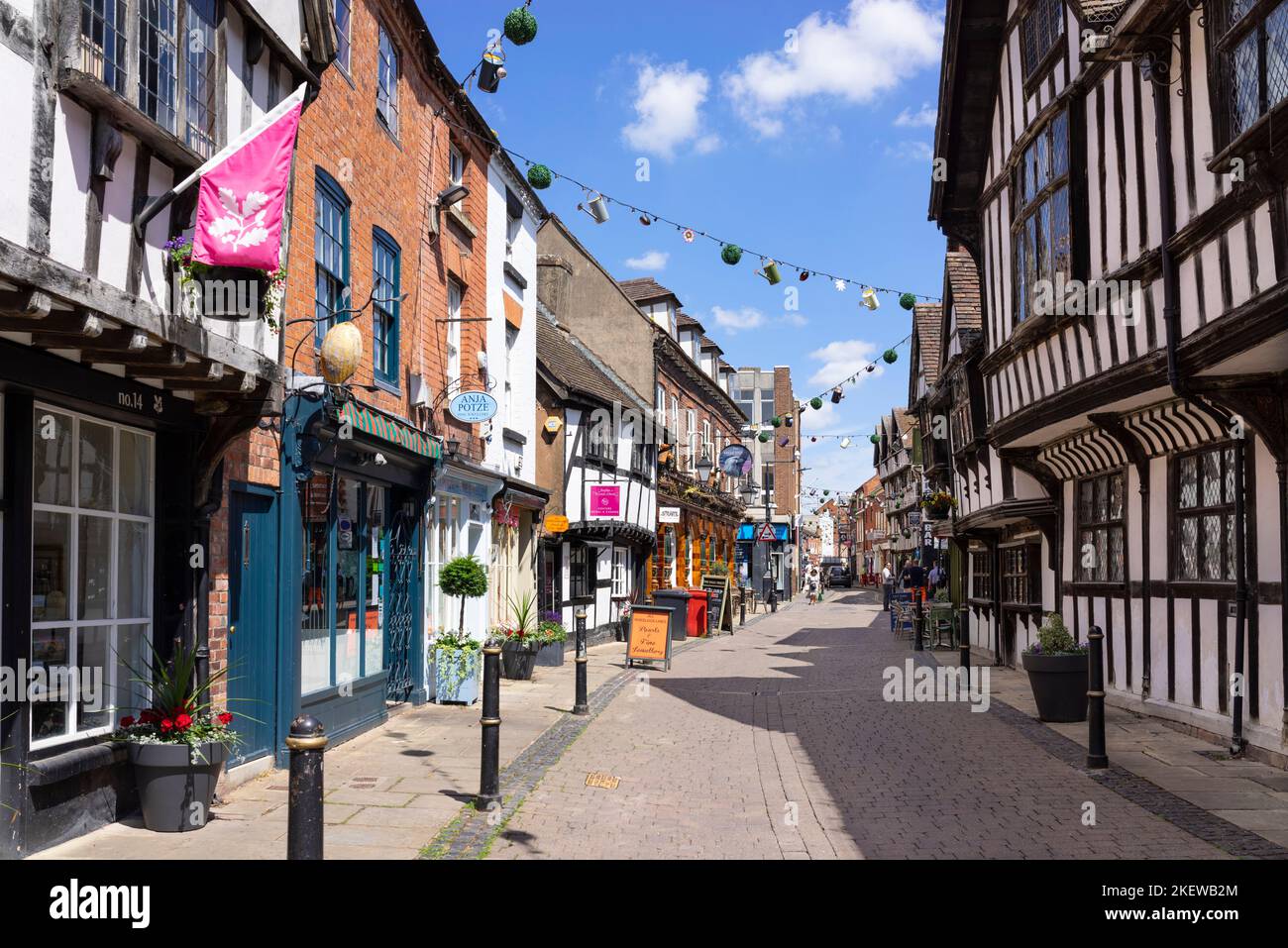 Worcester Friar Street Geschäfte und Geschäfte auf der alten Fachwerkstraße im Stadtzentrum von Worcester Worcestershire England GB Europa Stockfoto