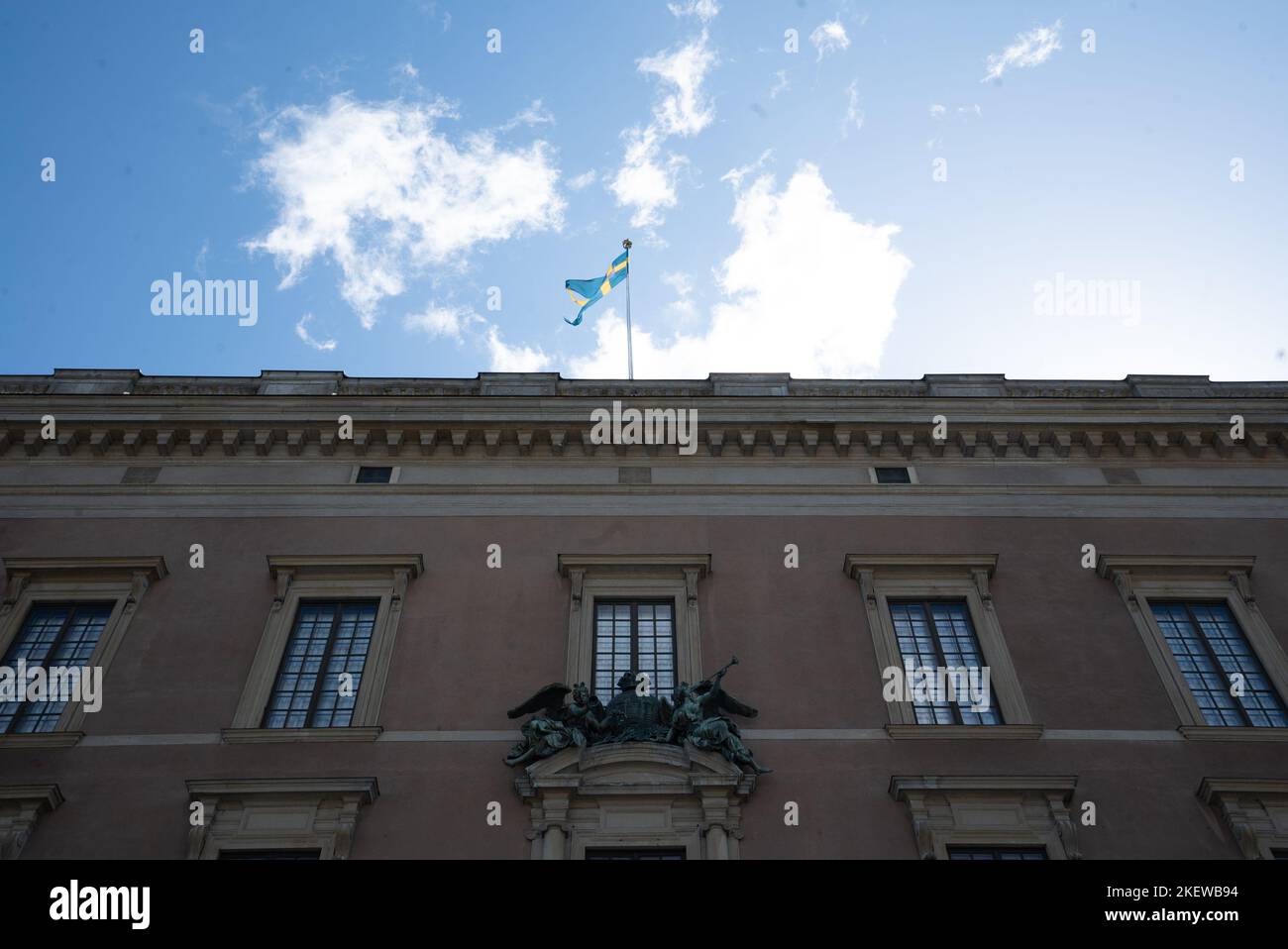 Schweden Flagge über dem Königspalast, Stockholm, Schweden. Sveriges Flagga, Kungliga Slottet Stockfoto