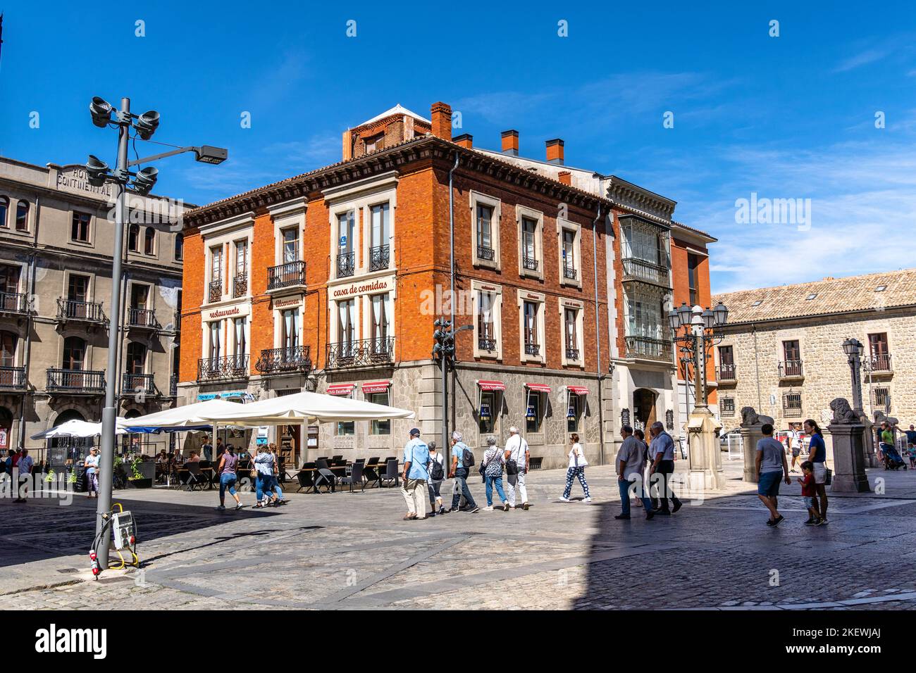 Avila, Spanien 11. September 2022 Menschen auf dem Platz der