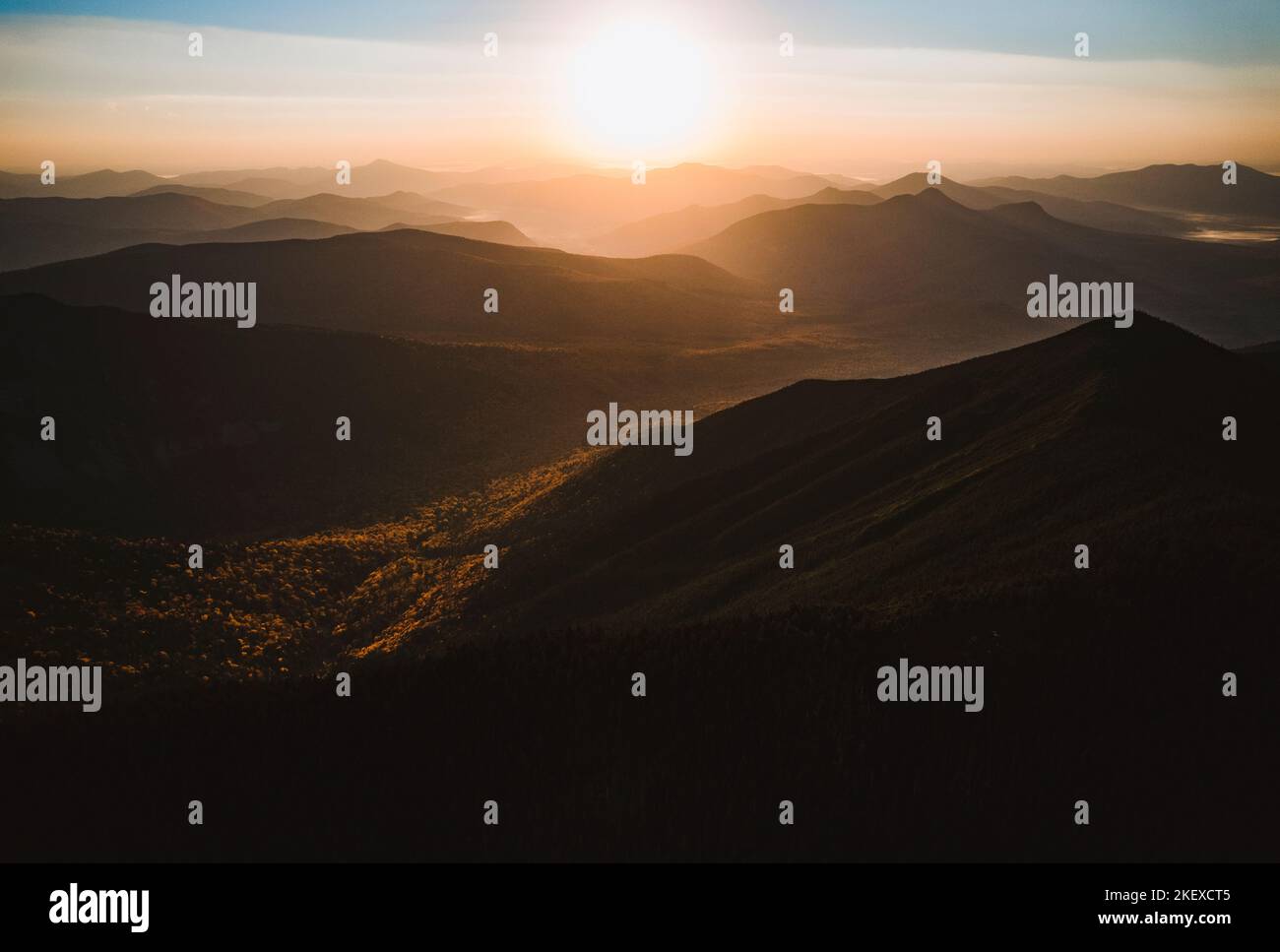 Dramatischer Sonnenaufgang über den White Mountains, New Hampshire Stockfoto