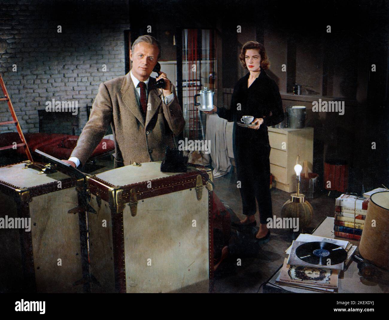 Richard Widmark, Lauren Bacall, am Set von The Film, 'The Cobweb', MGM, 1955 Stockfoto