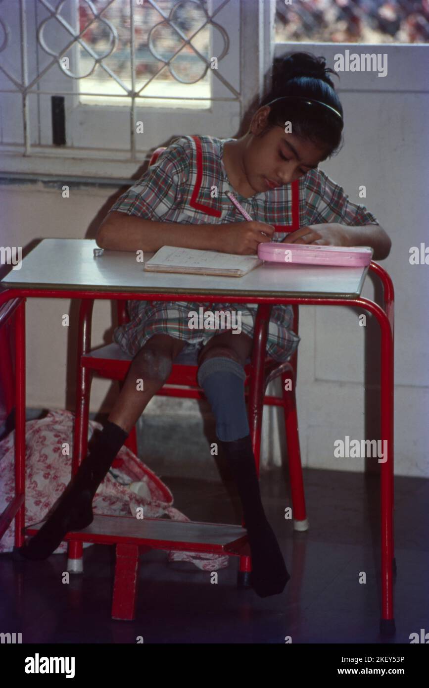 Spastische Kinder in der Schule in Bombay, Indien Stockfoto