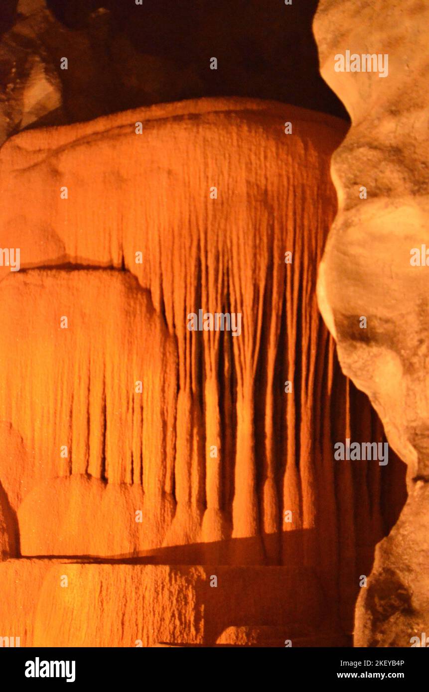 Stalaktiten Höhle Thailand Insel alt Detail dunkel Stockfoto