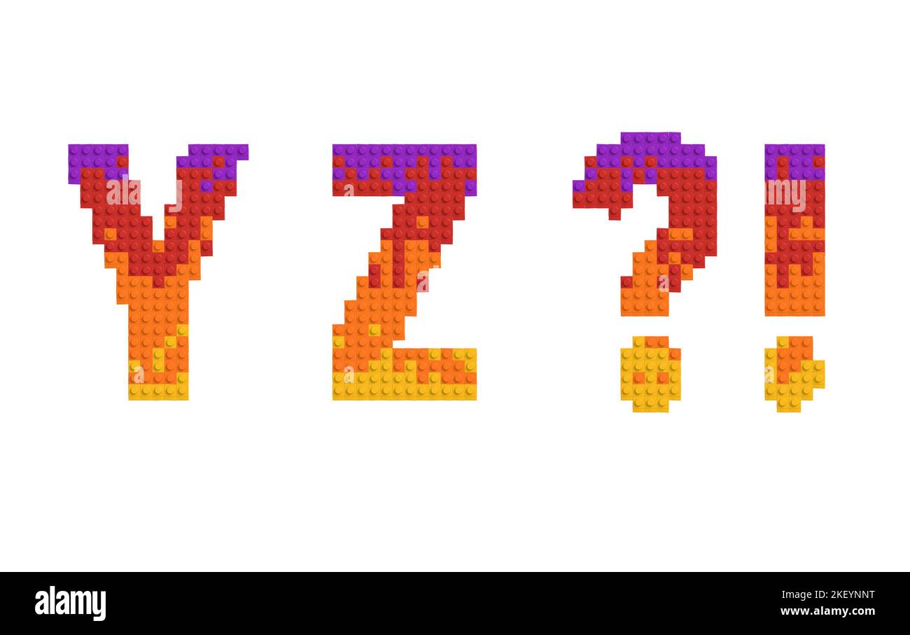 Satz von Buchstaben und Zahlen aus mehrfarbigen Steinen, 3D Buchstaben, Y Z, Satzzeichen Stockfoto