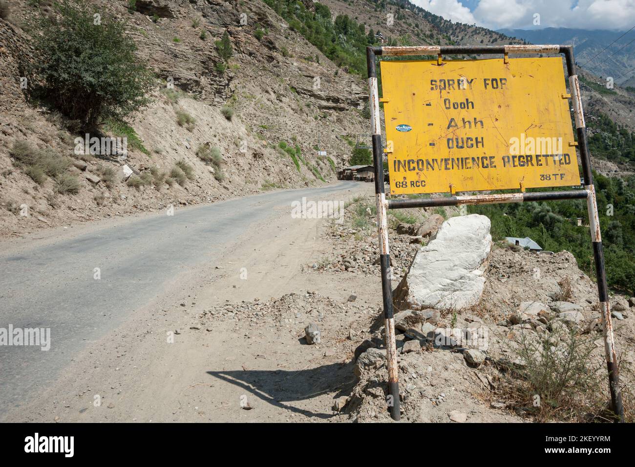 Lustiges Indianerstraßenschild mit Kopierraum Stockfoto