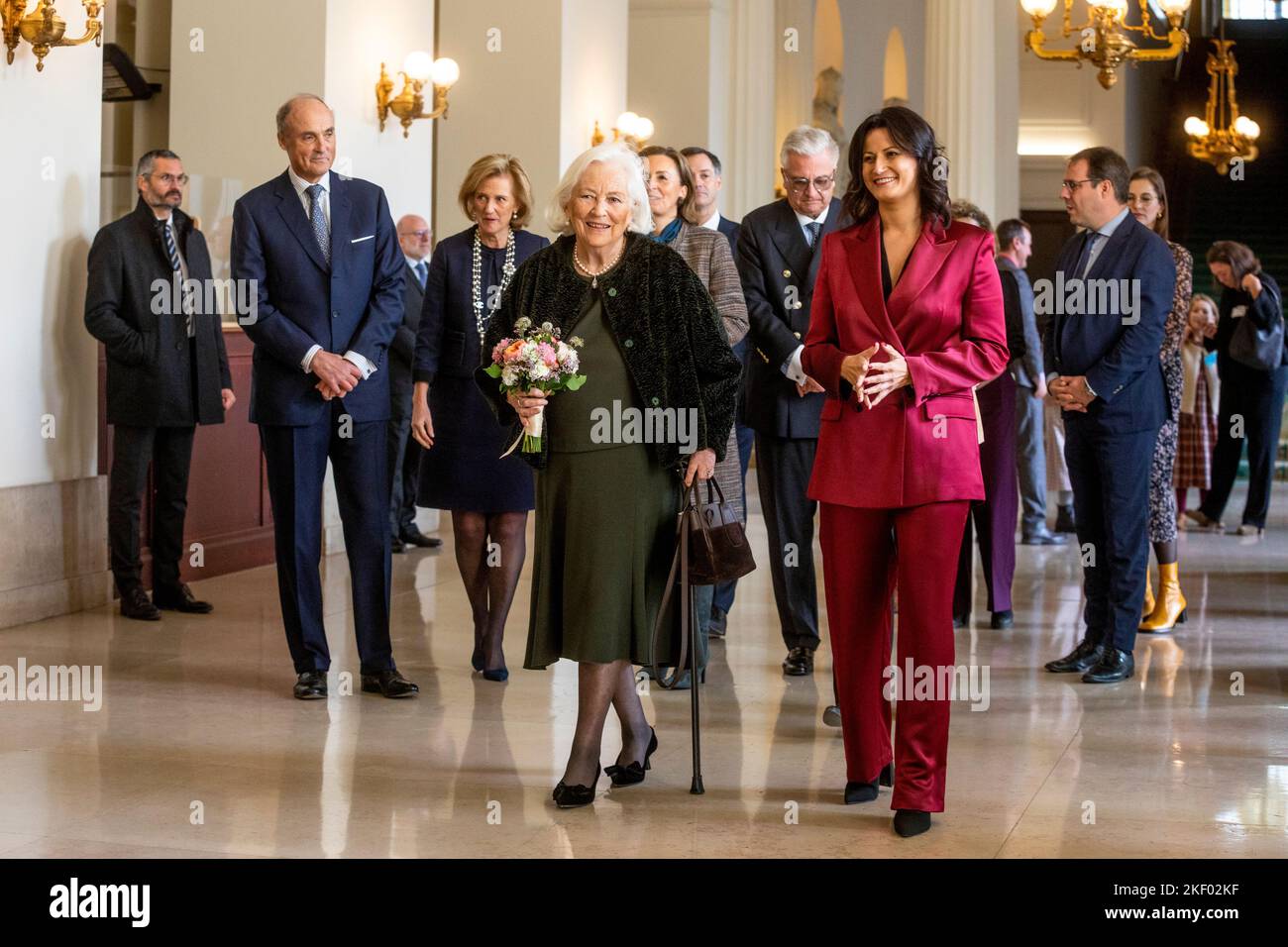 Brüssel, Belgien. 15.. November 2022. Prinz Lorenz von Belgien, Prinzessin Astred von Belgien, Königin Paola von Belgien und Senatsvorsitzende Stephanie D'Hose im Bild während der Feier des Königsfestes, am Dienstag, den 15. November 2022, im bundestag in Brüssel. BELGA FOTO HATIM KAGHAT Kredit: Belga Nachrichtenagentur/Alamy Live News Stockfoto