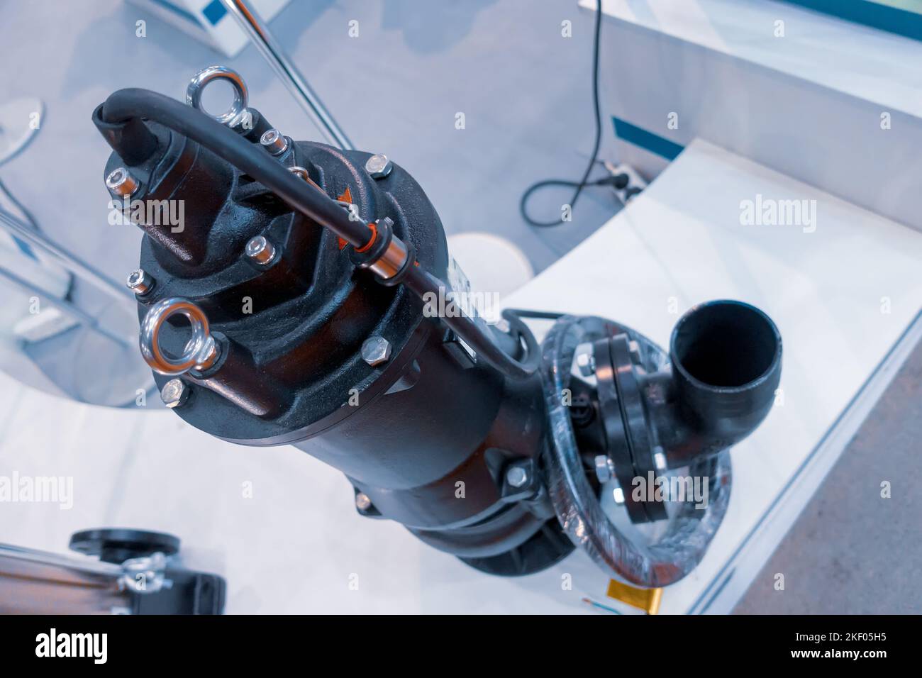 Abwasserpumpe. Pumpe zum Pumpen von Abwasser und faserigen Einschlüssen. Stockfoto