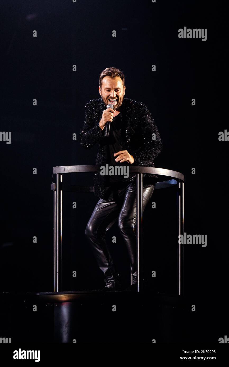 Mailand, Italien. 14.. November 2022. Die italienische Sängerin Cesare Cremonini tritt live im Mediolanum Forum auf (Foto: Mairo Cinquetti/SOPA Images/Sipa USA) Quelle: SIPA USA/Alamy Live News Stockfoto