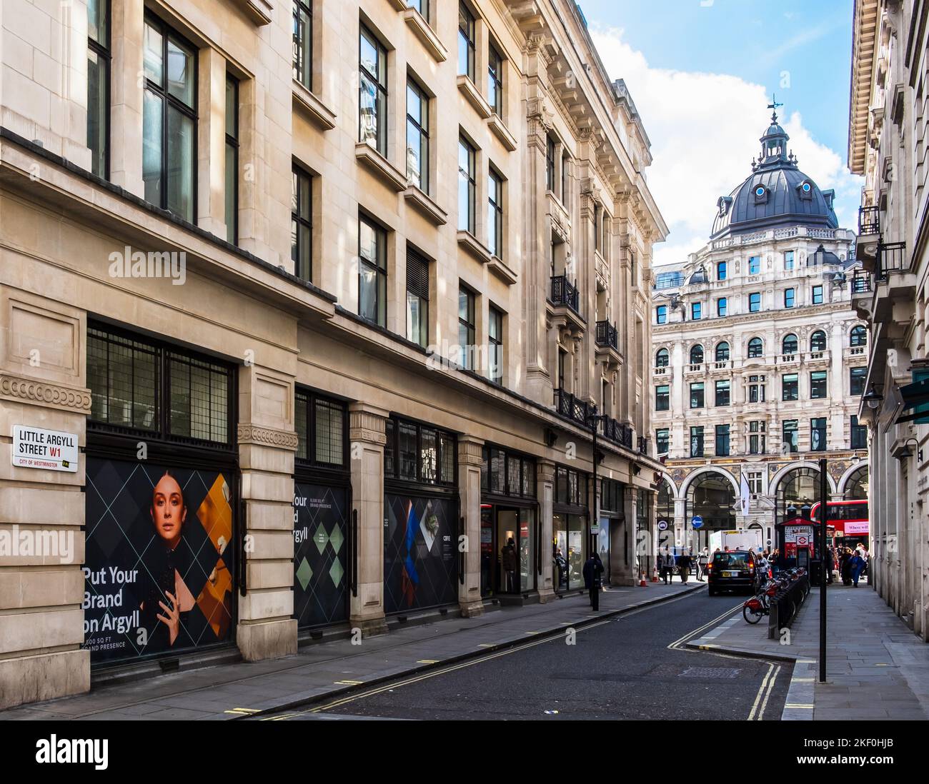 London, England, September 2022, Blick auf die Little Argyll Street in Soho Stockfoto