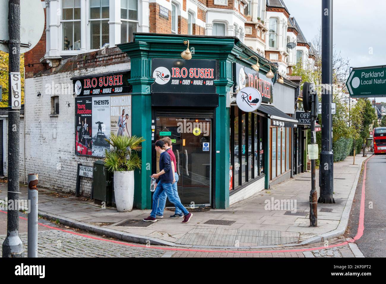 IRO Sushi, ein Lebensmittelgeschäft zum Mitnehmen an der Archway Road, London, Großbritannien Stockfoto