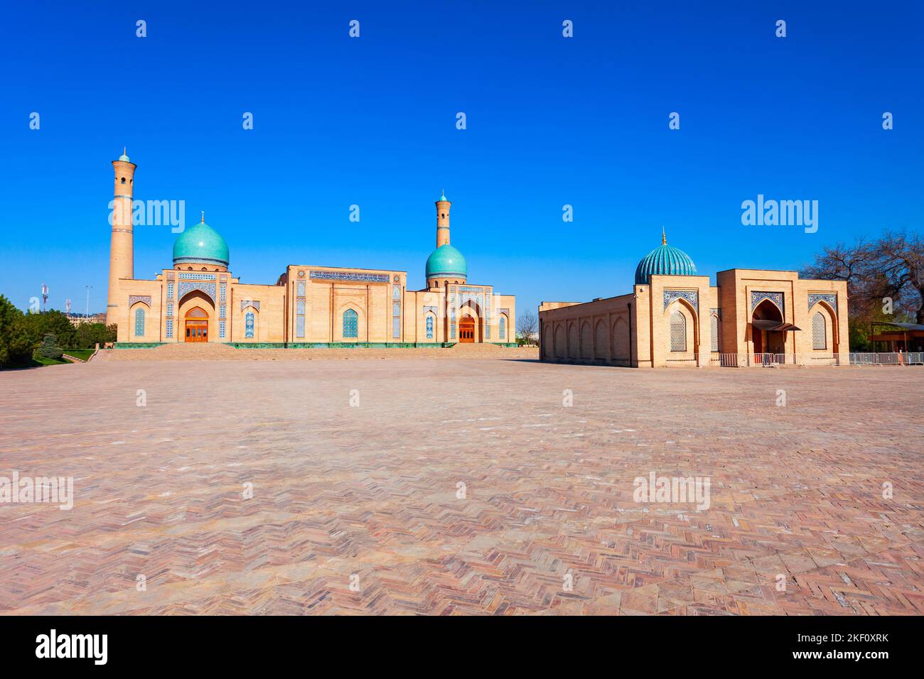 Hazrati Imam Moschee und Mubarak Madrasah Komplex im Zentrum der Stadt Taschkent in Usbekistan Stockfoto