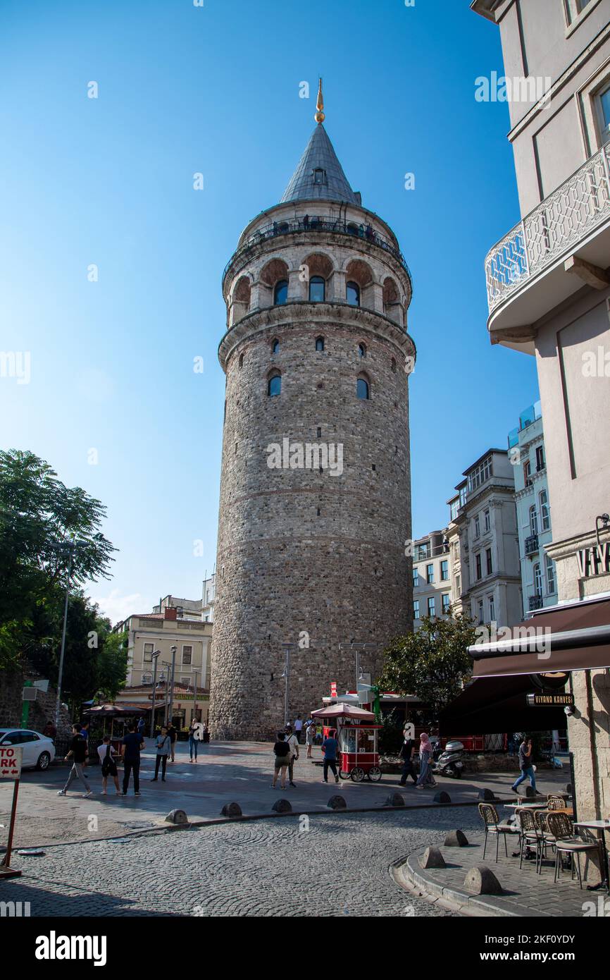 Istanbul Türkei - 09-01-2022: Der Galataturm ist einer der historischen Orte von Istanbul Stockfoto