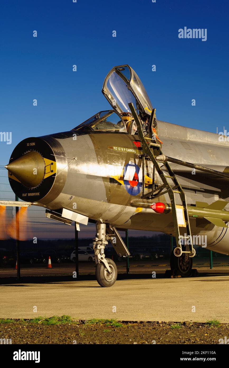 English Electric, / BAC Lightning F6 XS904 at Lightning Preservation Group, Twilight Event, 12.. November 2022, Bruntingthorpe.England, Vereinigtes Königreich. Stockfoto