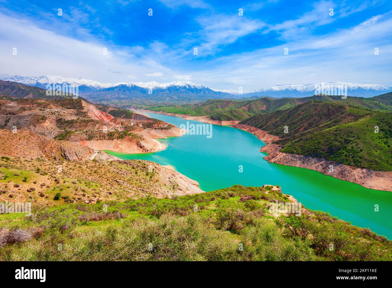 Der Hisorak-See ist ein Wasserreservoir in der Nähe der Stadt Shahrisabz in Usbekistan Stockfoto