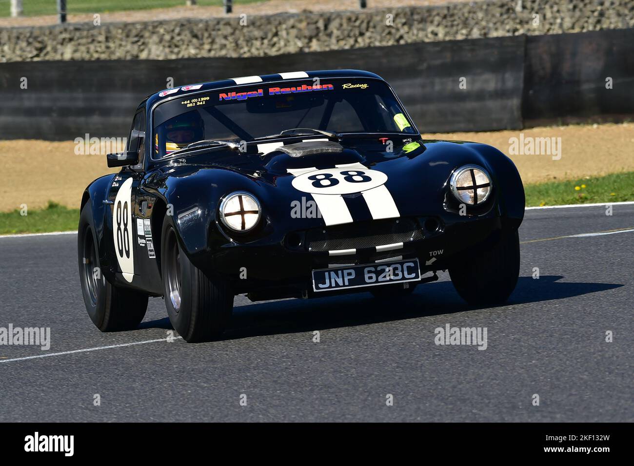 John Davison, TVR Griffith, Gentlemen Drivers Pre-66 GT Cars, ein neunzig-Minuten-Zweifahrer-Rennen mit GT-Autos, bei denen viele teilgenommen hätten Stockfoto