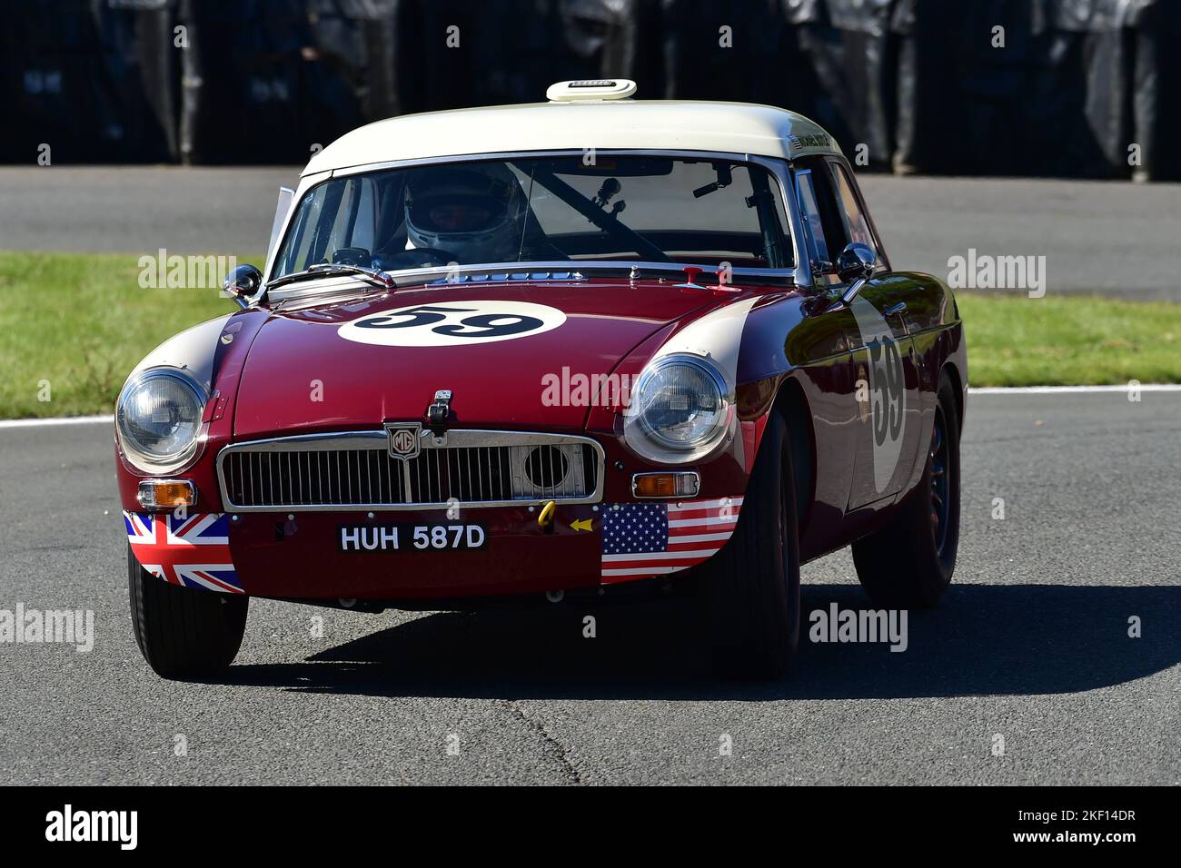 Michael Boyle, MG B, Gentlemen Drivers Pre-66 GT Cars, ein neunzig-Minuten-Zweifahrer-Rennen mit GT-Autos, von denen viele auf der Europea teilgenommen hätten Stockfoto