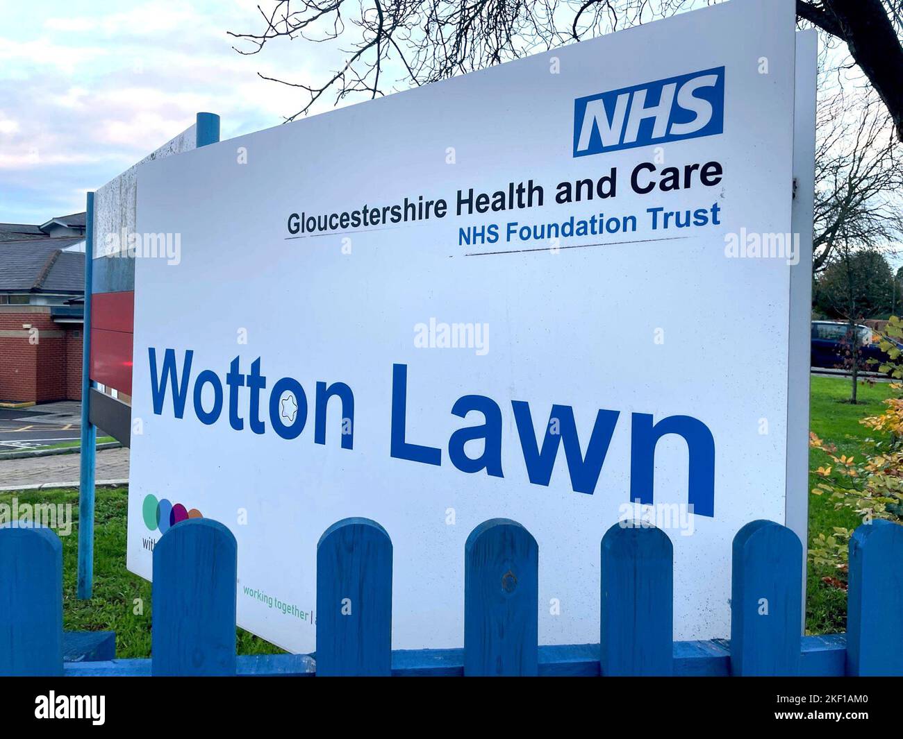Die Wotton Lawn Unit in Gloucester, von der William Warrington abgeflogen war, bevor er seine Eltern tötete. Der 42-jährige erstochen Vater Clive, 67, und Mutter Valerie, 73, Stunden auseinander in ihren Häusern am 2. März. Am Dienstag gab William vor dem Bristol Crown Court die schrecklichen Morde an seinen geschiedenen Eltern zu. Bilddatum: Dienstag, 15. November 2022. Stockfoto