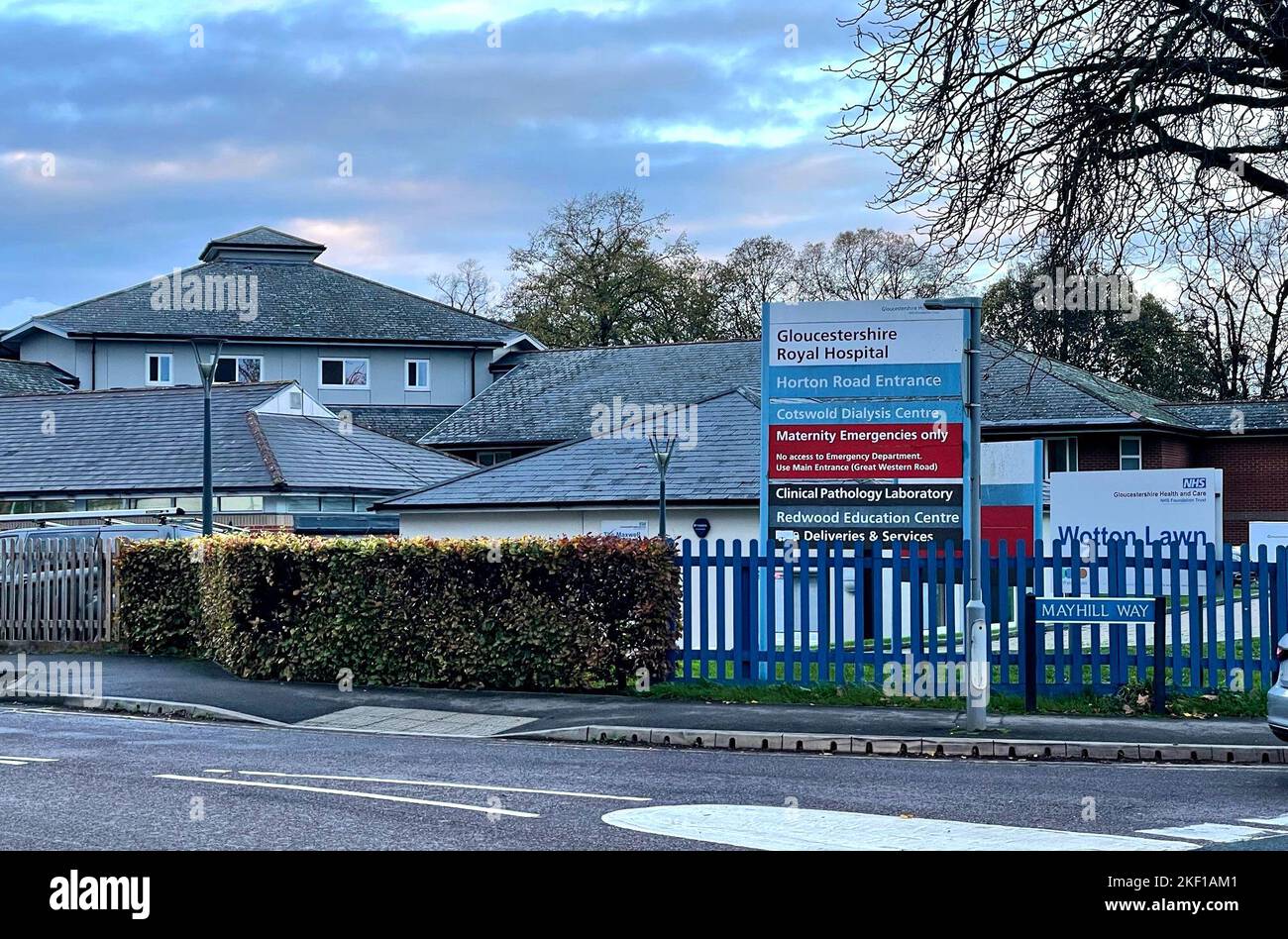 Die Wotton Lawn Unit in Gloucester, von der William Warrington abgeflogen war, bevor er seine Eltern tötete. Der 42-jährige erstochen Vater Clive, 67, und Mutter Valerie, 73, Stunden auseinander in ihren Häusern am 2. März. Am Dienstag gab William vor dem Bristol Crown Court die schrecklichen Morde an seinen geschiedenen Eltern zu. Bilddatum: Dienstag, 15. November 2022. Stockfoto