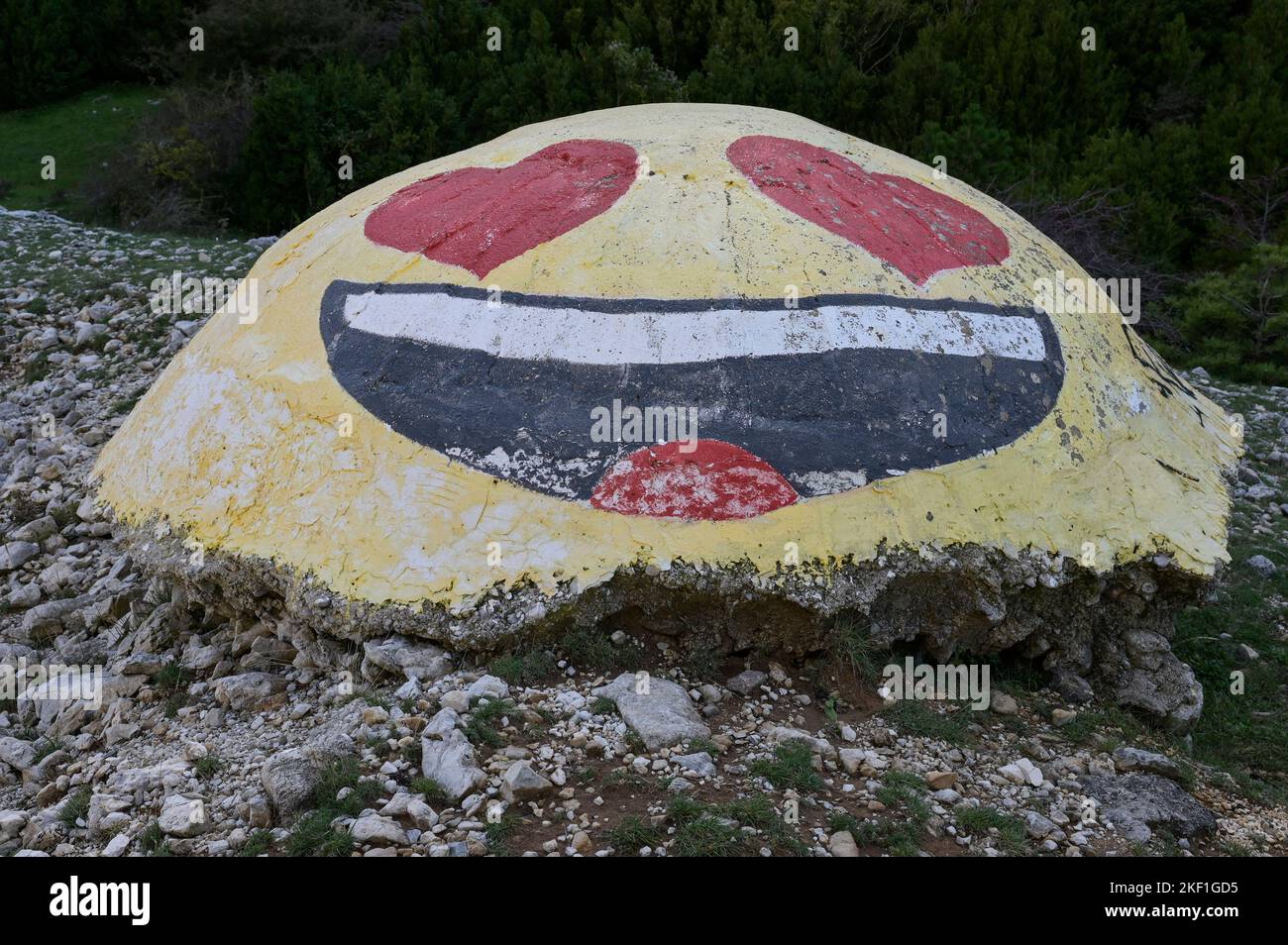 ALBANIEN, alter Bunker, während Enver Hoxha kommunistischer Herrschaft ca. 200,000 Bunker wo in Albanien gebaut / ALBANIEN, alte Kriegsbunker, während der kommunistischen Herrschaft von Enver Hodscha wurden ca. 200,000 Bunker in Albanien gebaut Stockfoto