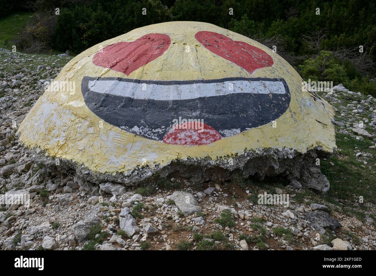 ALBANIEN, alter Bunker, während Enver Hoxha kommunistischer Herrschaft ca. 200,000 Bunker wo in Albanien gebaut / ALBANIEN, alte Kriegsbunker, während der kommunistischen Herrschaft von Enver Hodscha wurden ca. 200,000 Bunker in Albanien gebaut Stockfoto