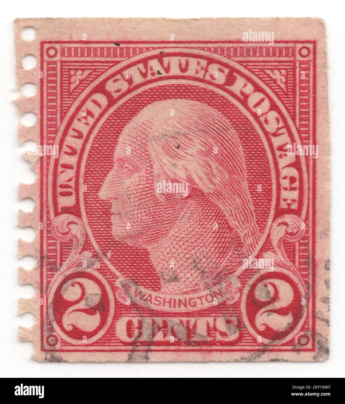 USA - 1923: Eine 2 Cent Carmine Briefmarke, die das Porträt von George Washington darstellt. Amerikanischer Militäroffizier, Staatsmann und Gründungsvater, der von 1789 bis 1797 als erster Präsident der Vereinigten Staaten diente. Vom Kontinentalkongress zum Kommandeur der Kontinentalarmee ernannt, führte Washington die Patriot-Kräfte zum Sieg im amerikanischen Revolutionskrieg und diente als Präsident des Verfassungskonvents von 1787, der die Verfassung der Vereinigten Staaten und der amerikanischen Bundesregierung schuf. Washington wurde als „Vater seines Landes“ bezeichnet Stockfoto