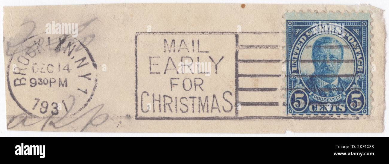 USA - 1927: Eine 5 Cent dunkelblaue Briefmarke, die das Porträt von Theodore Roosevelt Jr. darstellt, oft als Teddy oder durch seine Initialen T. R. bezeichnet, war ein amerikanischer Politiker, Staatsmann, Soldat, Naturschützer, Historiker und Schriftsteller, der von 1901 bis 1909 als Präsident der Vereinigten Staaten von 26. fungierte. Zuvor war er von März bis September 1901 Vizepräsident von 25. unter Präsident William McKinley und von 1899 bis 1900 Gouverneur von New York von 33.. Roosevelt übernahm die Präsidentschaft nach McKinleys Attentat und trat als Führer der Republikanischen Partei auf Stockfoto