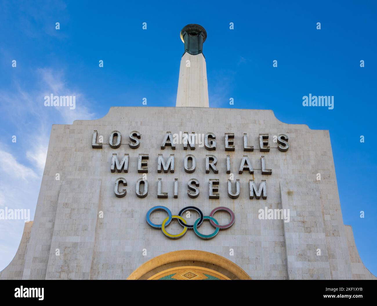 Los Angeles, CA - November 2022: Los Angeles Memorial Coliseum, Heimat von USC Football, Olympischen Spielen und anderen Veranstaltungen. Stockfoto