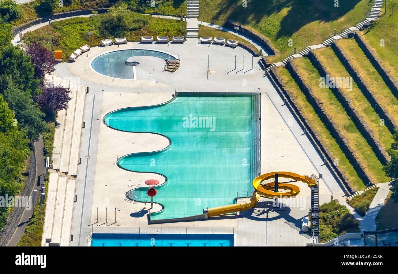 Luftbild, Freibad Annen mit Wasserrutsche, Annen, Witten, Ruhrgebiet, Nordrhein-Westfalen, Deutschland, Badeanstalt, Badeort, DE, Europa, Freibad, Fré Stockfoto