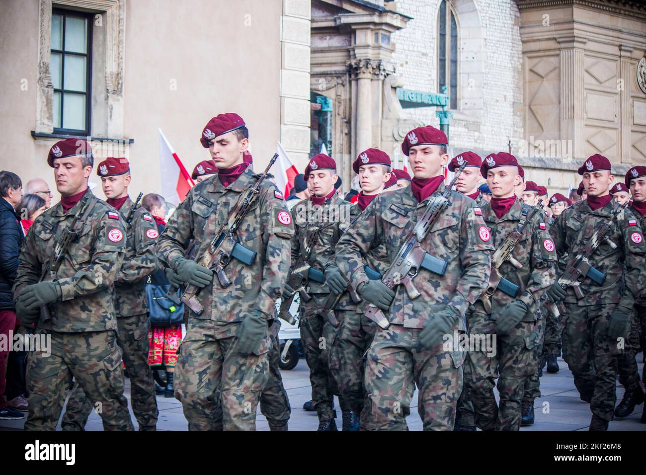 Polnische Militärparade in Krakau während des Nationalfeiertags Stockfoto